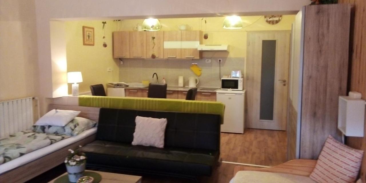 Апартаменти Vadszolo Vendeghaz Cak